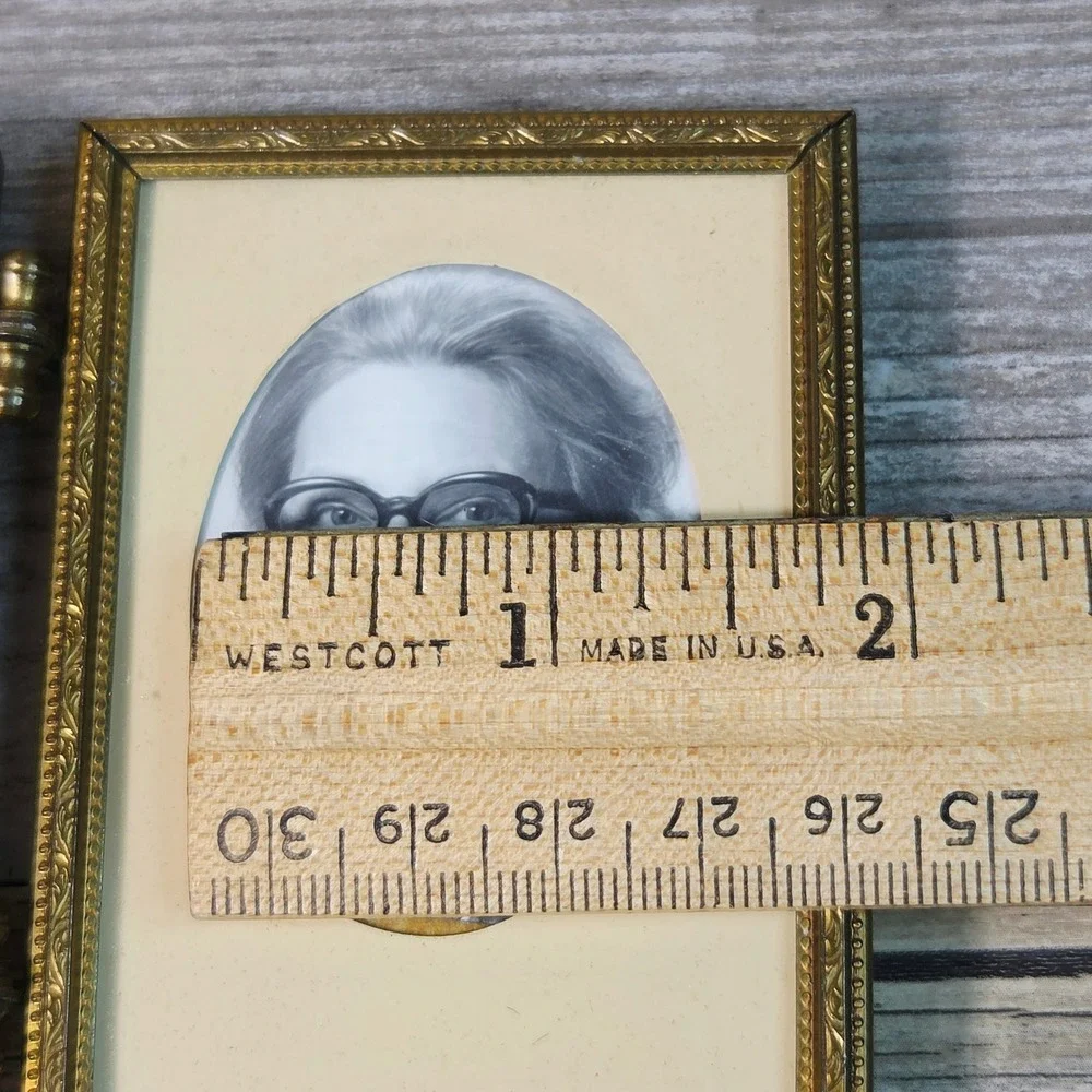 Vintage Mini Hinged Brass Double Picture Frame Bi Fold Oval Photo Desktop
